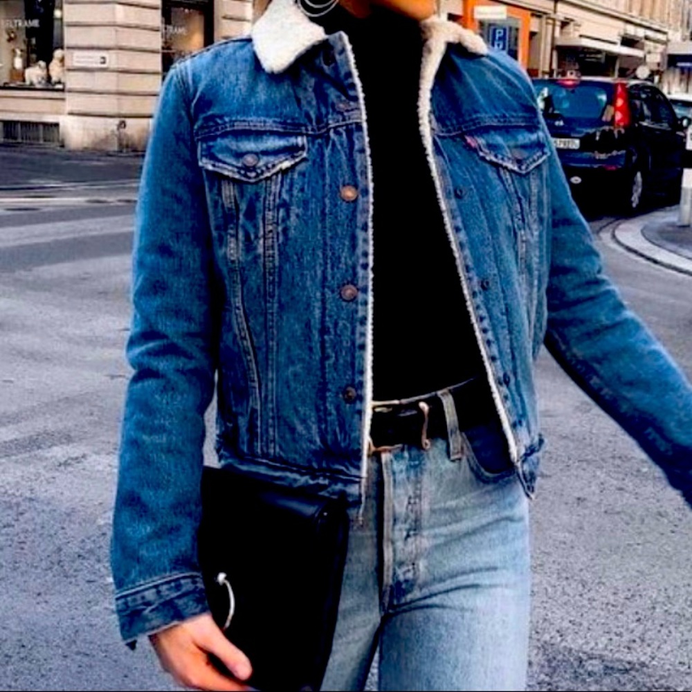 NWT Women’s Levi’s Denim Trucker jacket with fur